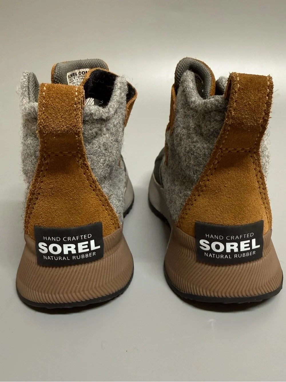 Sorel Out N About Unisex Boots Little Kid Size 10 Classic Waterproof Gray/Brown